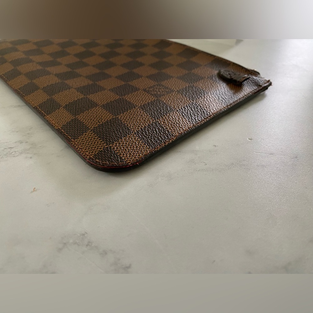 Louis Vuitton Neverfull GM Pouch - Picture 8 of 10